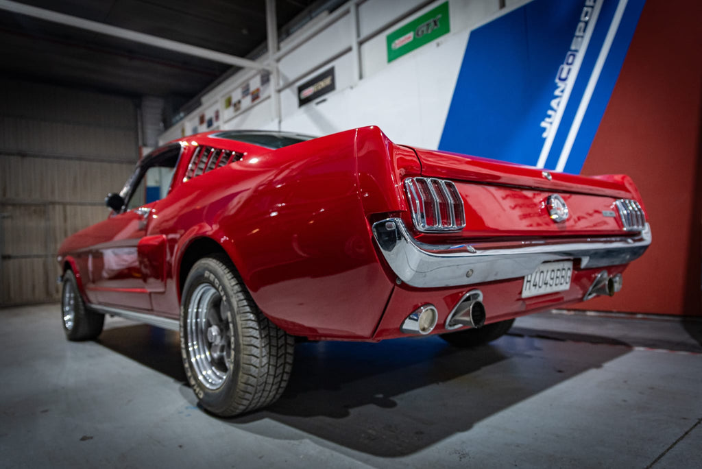 FORD MUSTANG FASTBACK