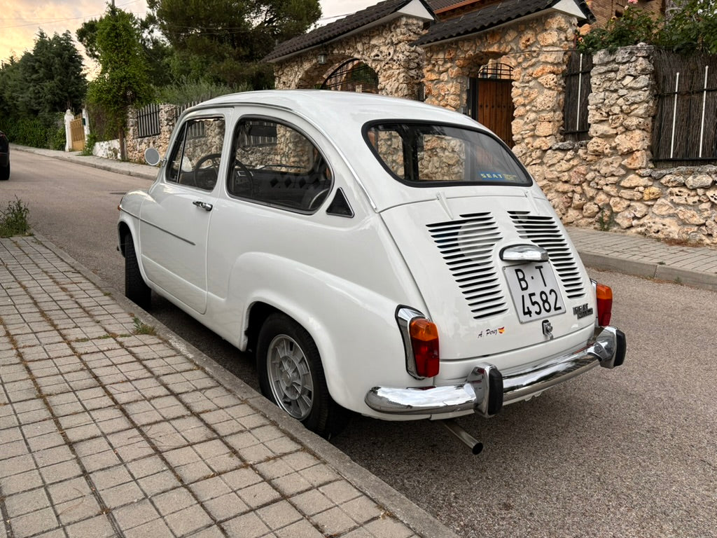 SEAT 600 L