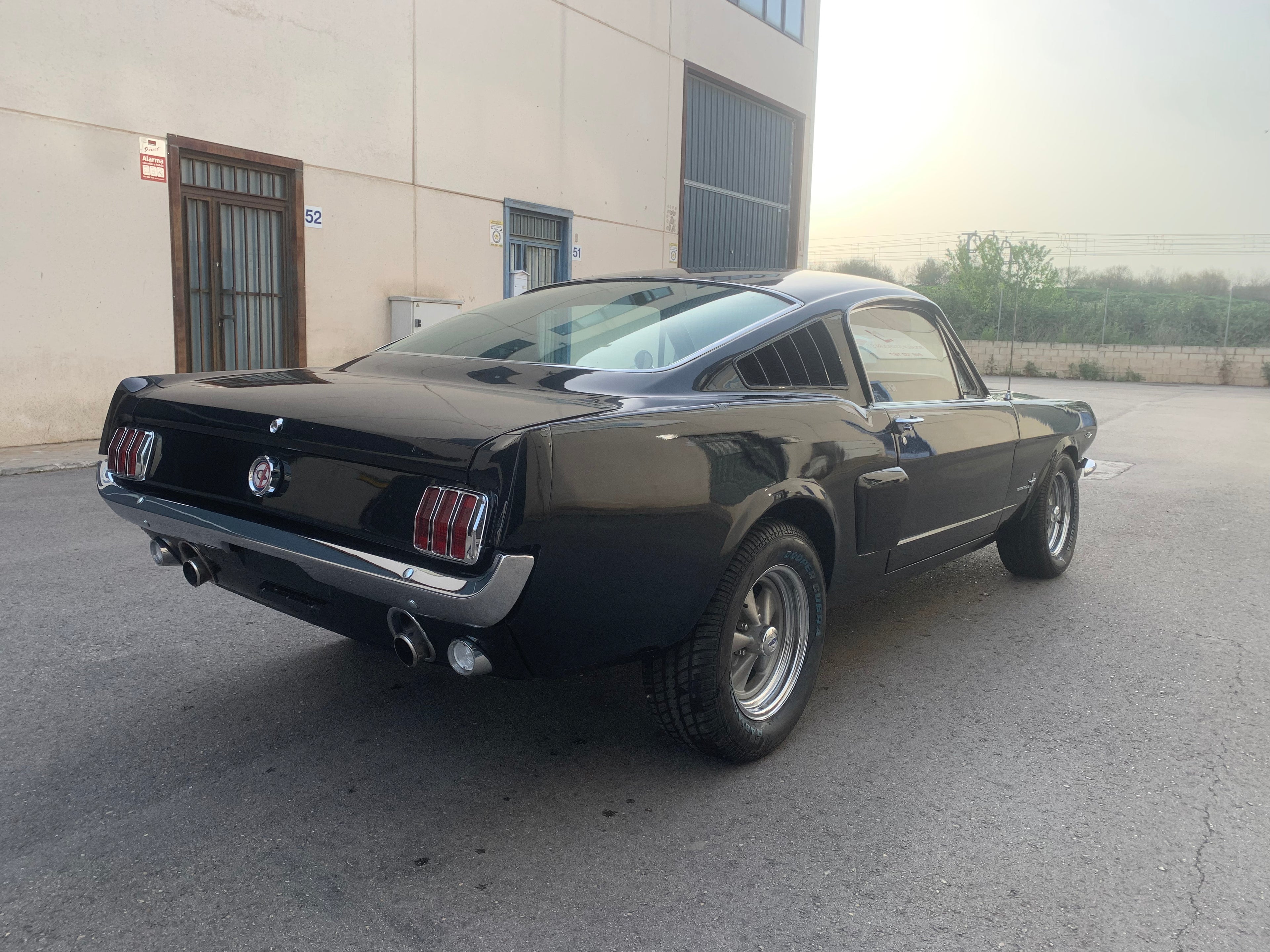 FORD MUSTANG FASTBACK
