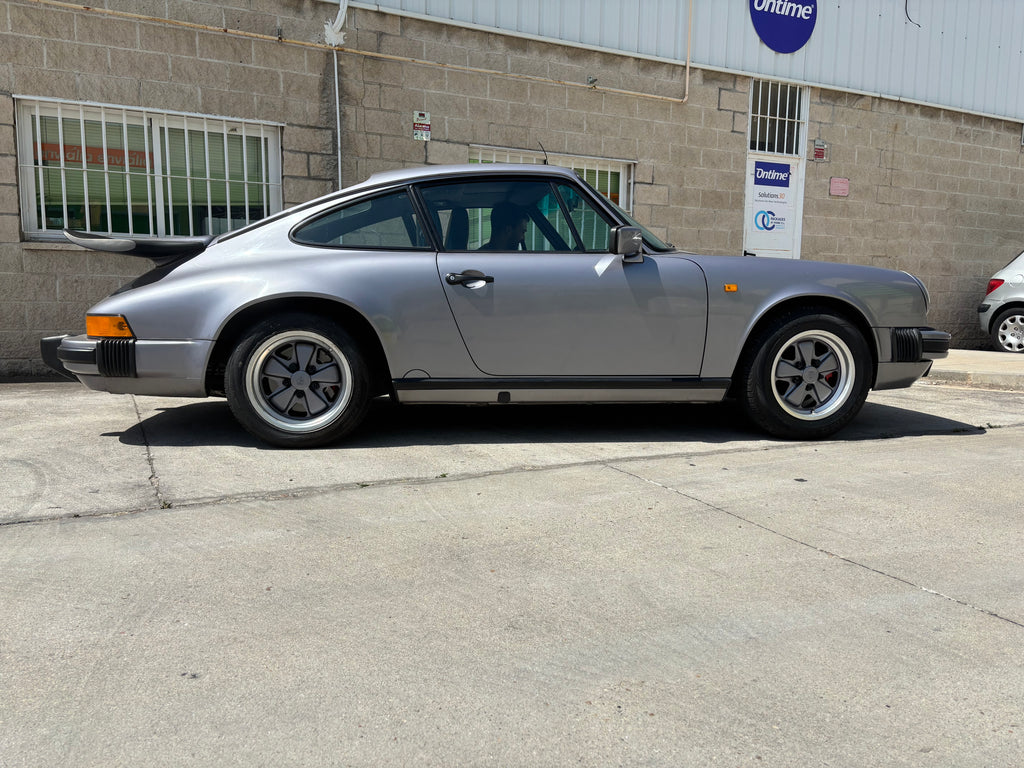 PORSCHE 911 CARRERA