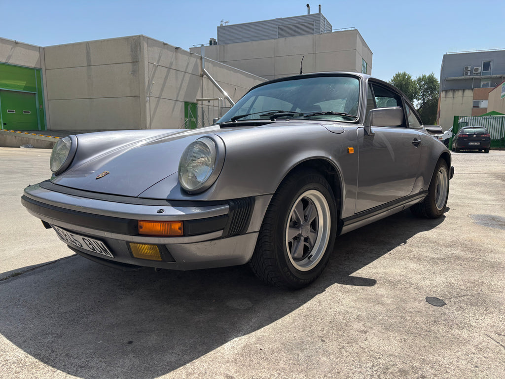 PORSCHE 911 CARRERA