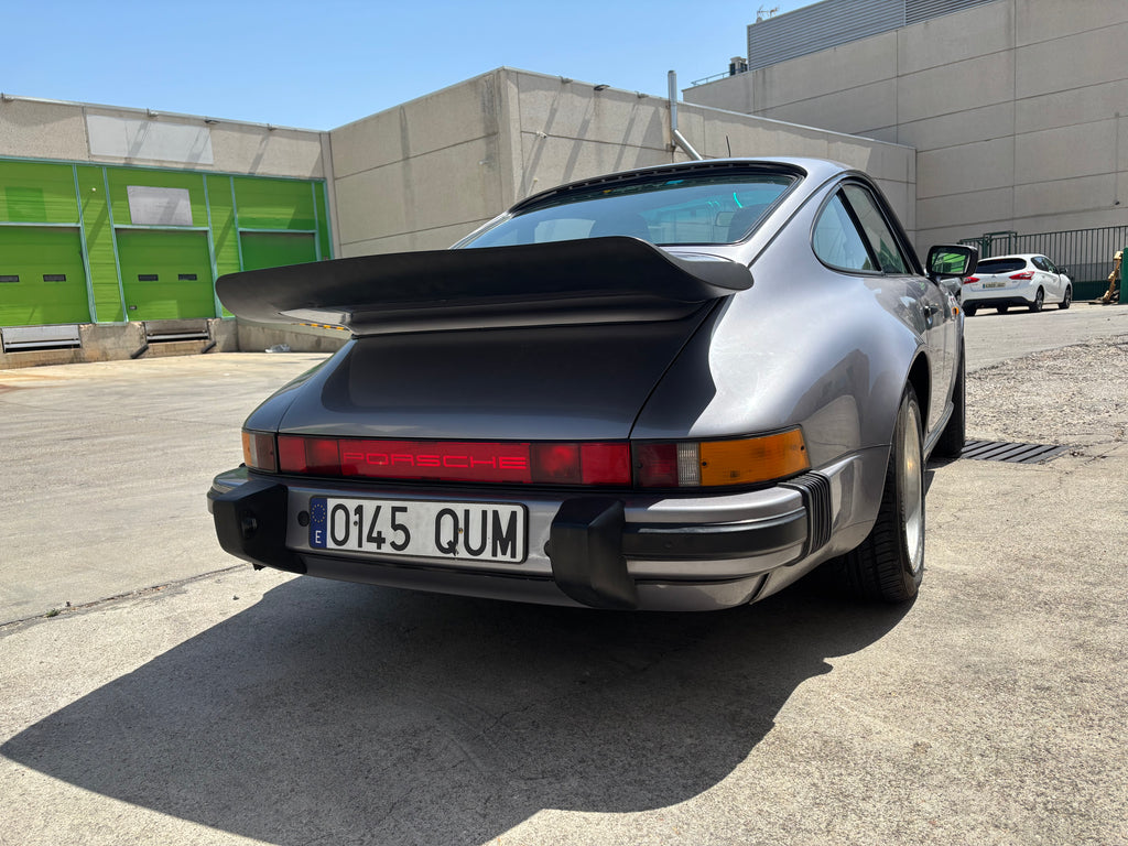 PORSCHE 911 CARRERA